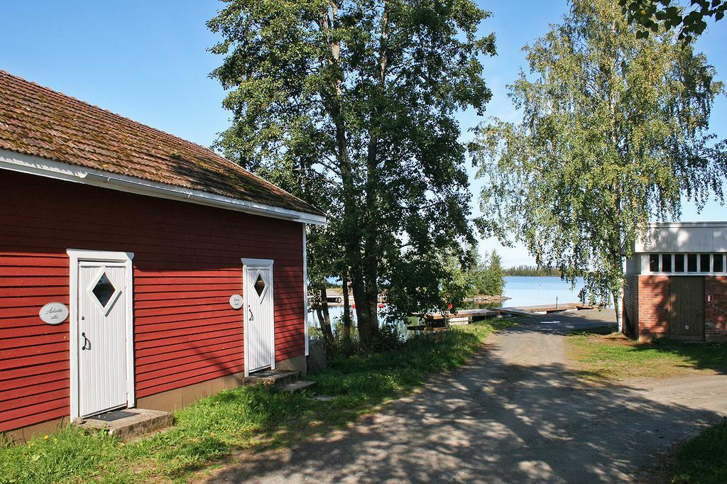 Bed and Breakfast Paksuniemen Majatalo Rääkkylä Exterior foto